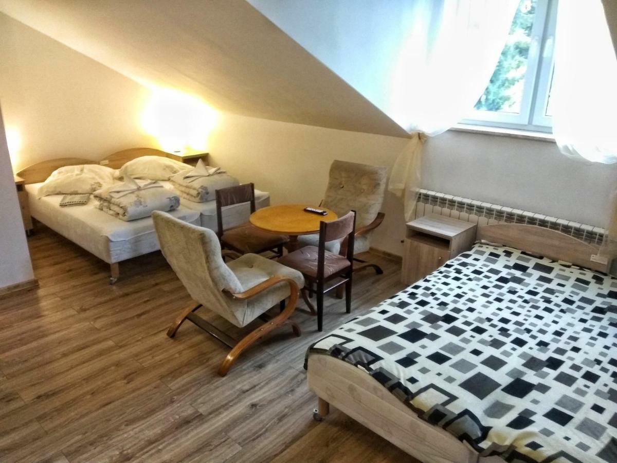 Pokoje Na Wiejskiej Nałęczów 外观 照片
